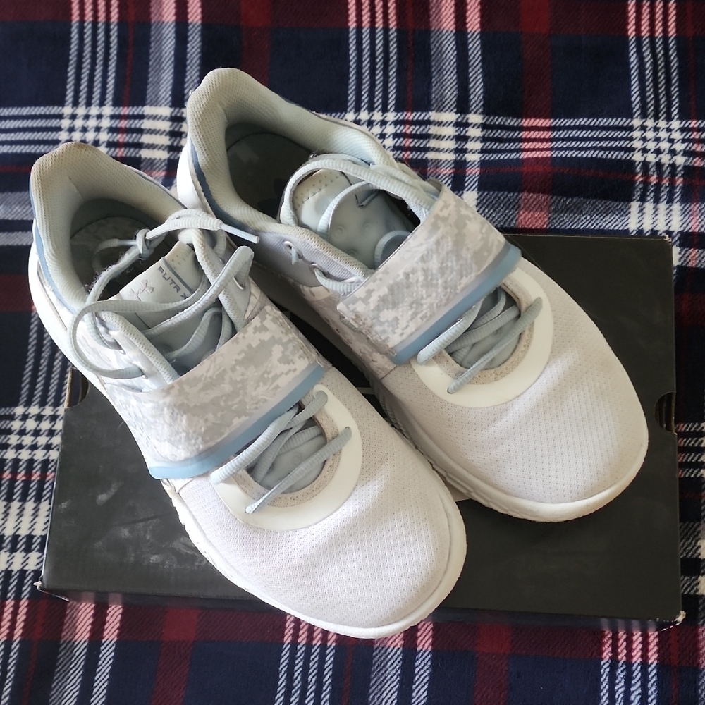 Mens White and Gray Basketball Shoes.